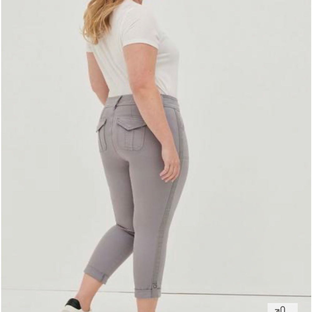 Torrid Beige crop aviator skinny stretch twill mid-rise pant Sz20